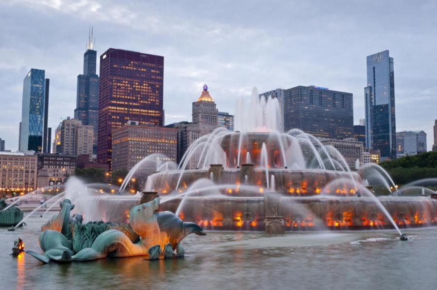 Bright 2Br Luxury Corner Suite With Optional Parking Sleeps 6 Guests Near Mccormick Place And Soldier Field 시카고 외부 사진