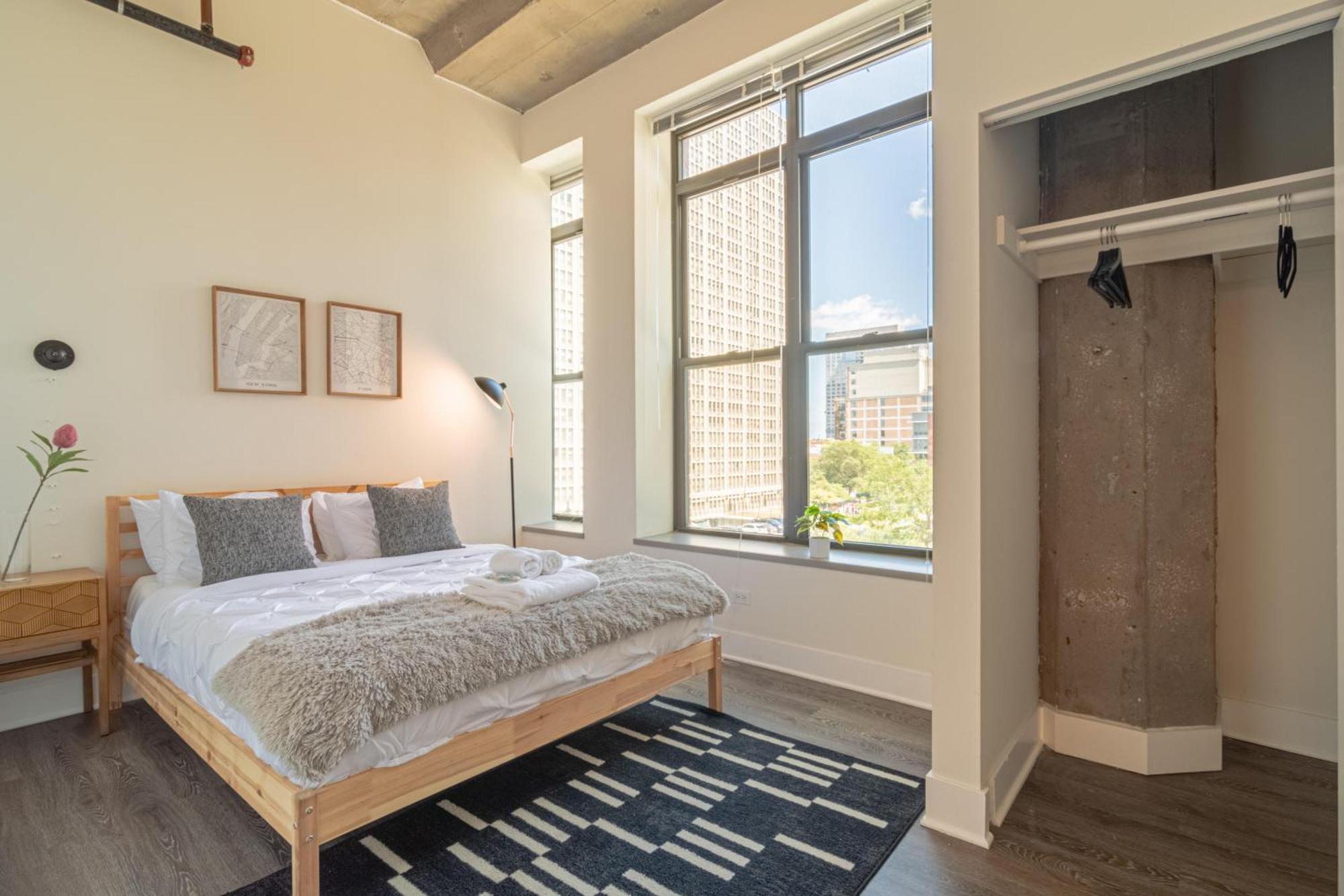 Bright 2Br Luxury Corner Suite With Optional Parking Sleeps 6 Guests Near Mccormick Place And Soldier Field 시카고 외부 사진