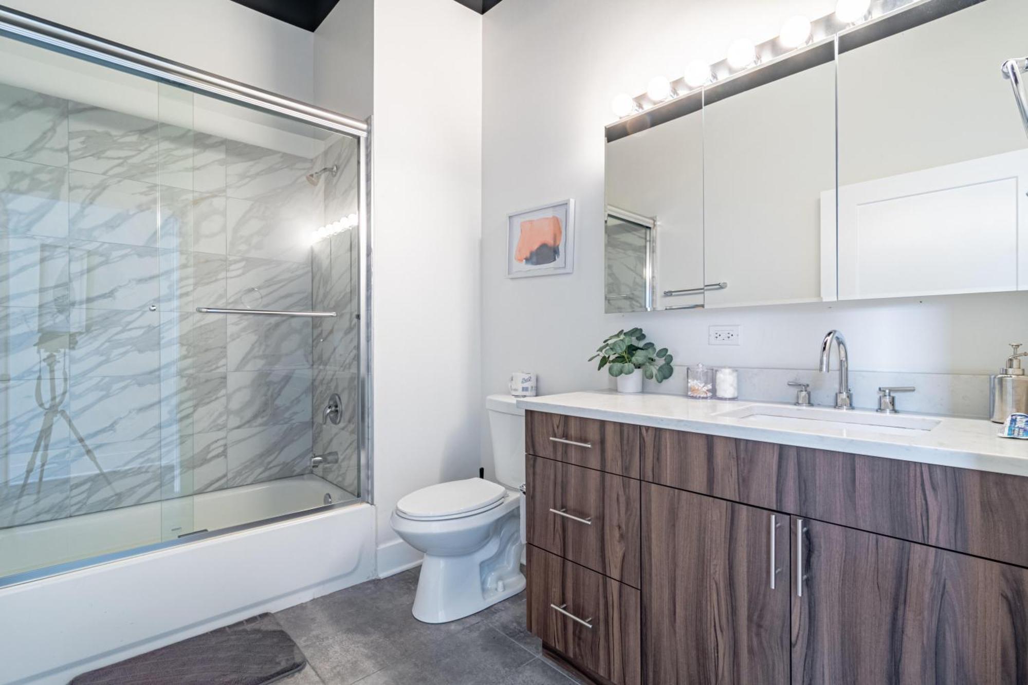 Bright 2Br Luxury Corner Suite With Optional Parking Sleeps 6 Guests Near Mccormick Place And Soldier Field 시카고 외부 사진